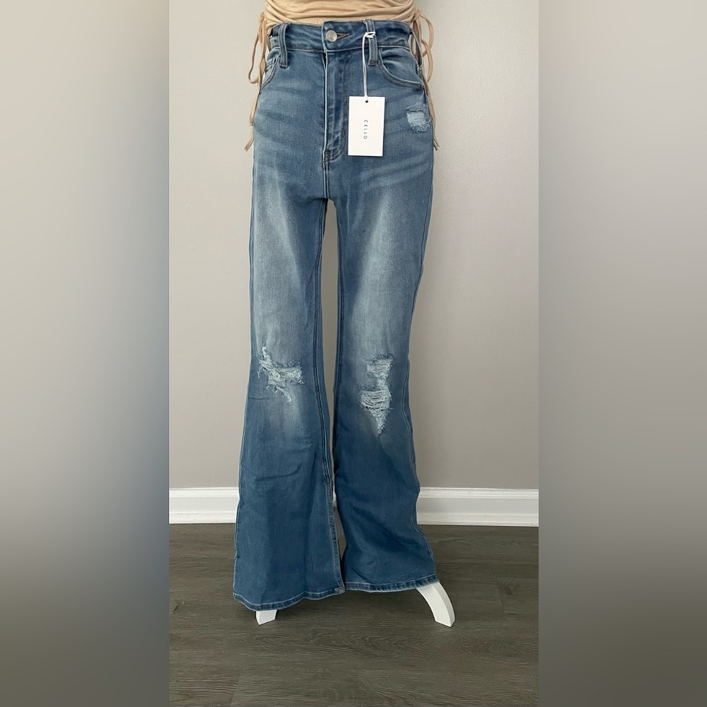 Med Wash Flare Jeans